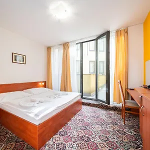 De Luxe 3* Praga